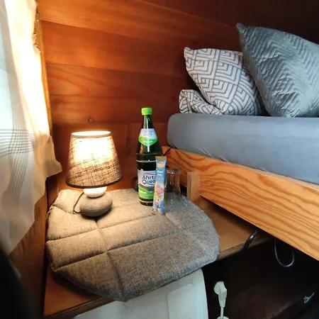 Rustikales Mini-Holzfass: Gemütliches Einzelzimmer mit Bad Apartment Leverkusen Exterior photo